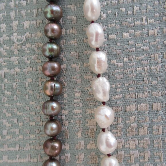 VTG Real Pearls Hand Tied Two Tone w/ Ancient Engrave Metal Beads Extra Long 51" - Picture 5 of 14